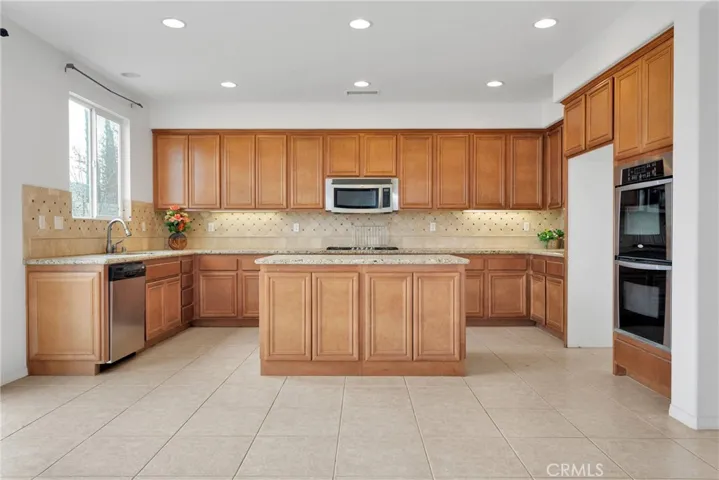13083 Holmwood Court, Victorville, California 92392
