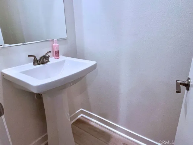 1/2 Bathroom