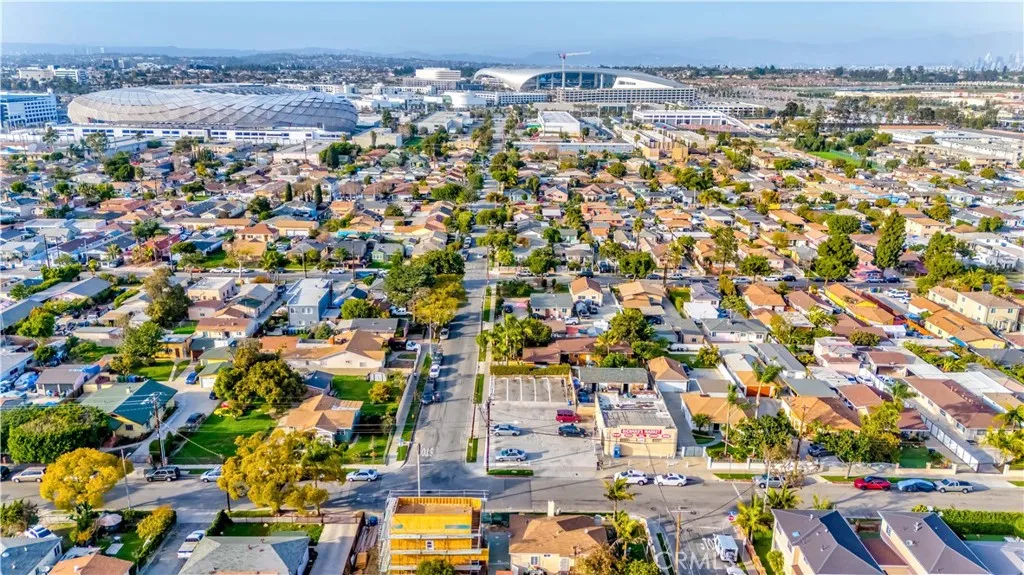 10701 Doty Ave, Inglewood, California 90303, 6 Bedrooms Bedrooms, ,3 BathroomsBathrooms,Residential,For Sale,Doty Ave,RS25054423