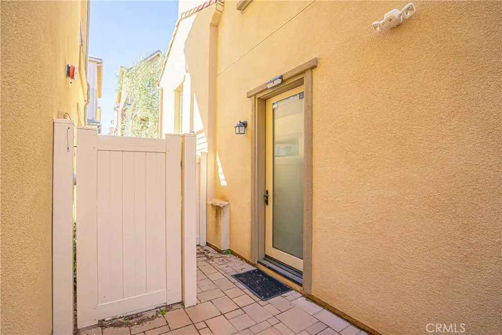 1122 Gardiner Lane, Fullerton, California 92833 home-pic-19