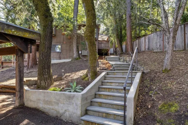 1023 Los Trancos Road, Portola Valley, California 94028