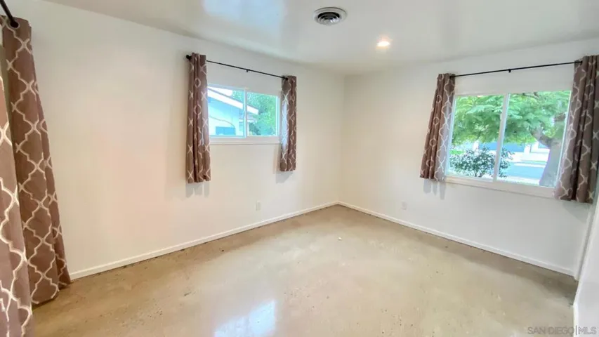 5212 Auburn Drive, San Diego, California 92105