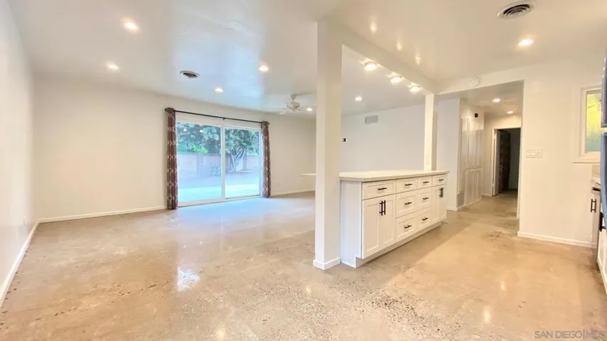 5212 Auburn Drive, San Diego, California 92105