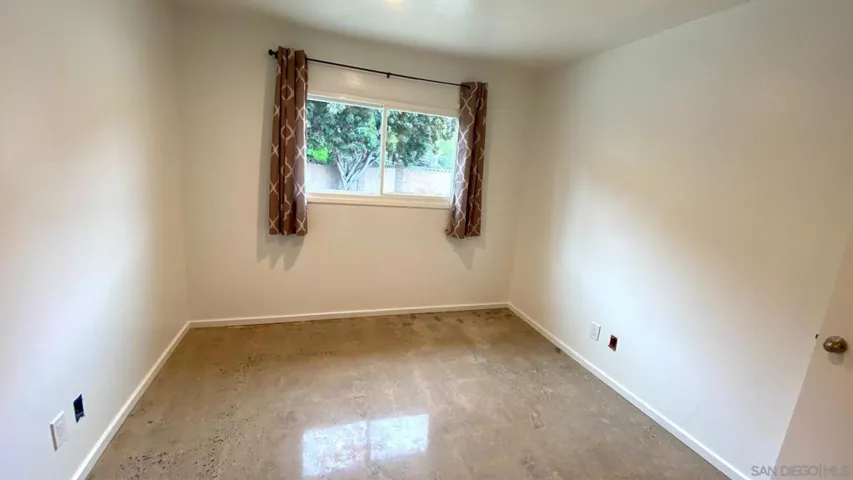 5212 Auburn Drive, San Diego, California 92105