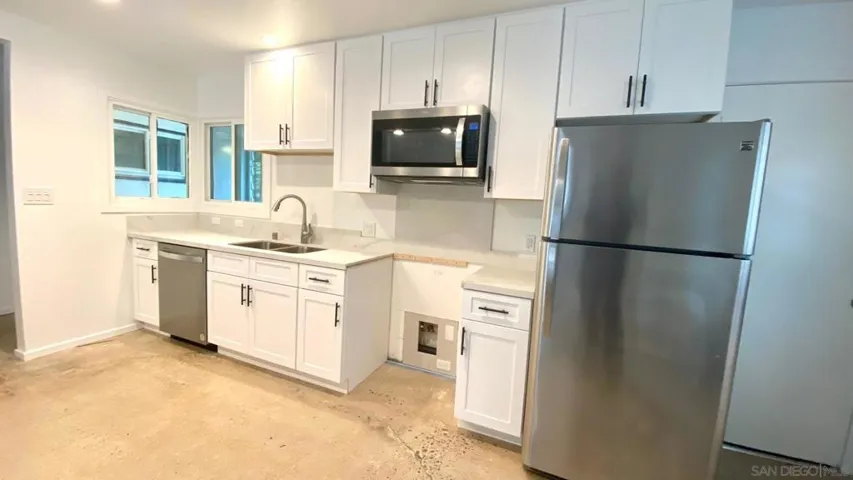 5212 Auburn Drive, San Diego, California 92105