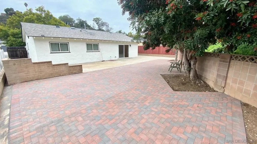 5212 Auburn Drive, San Diego, California 92105