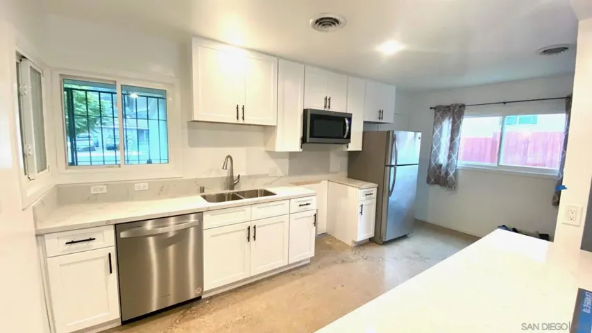 5212 Auburn Drive, San Diego, California 92105