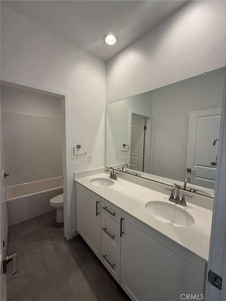 5138 Currant Way, Fontana, California 92336 home-pic-3