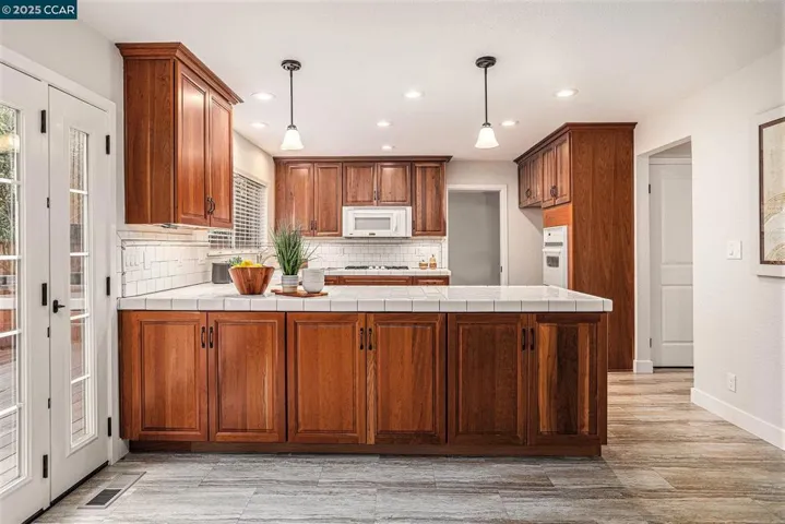 6 Sean Ct, Pleasant Hill, California 94523