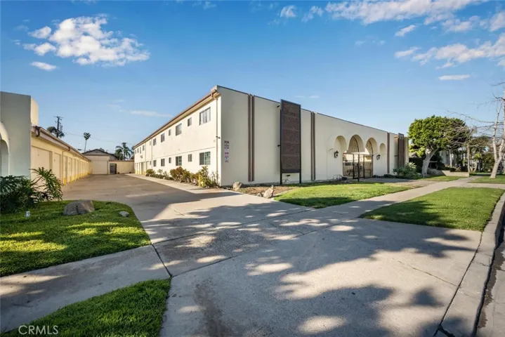 4342 Green Avenue, Los Alamitos, California 90720