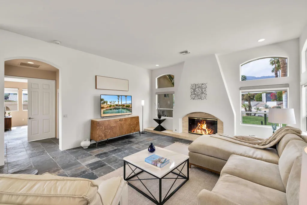 49810 Avenida Montero, La Quinta, California 92253 home-pic-8