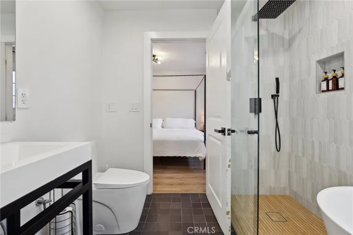 2214 Edna Drive, Santa Ana, California 92706