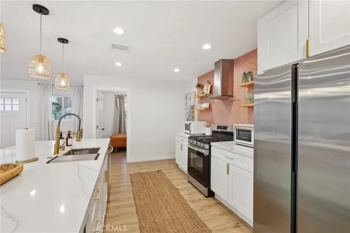 2214 Edna Drive, Santa Ana, California 92706