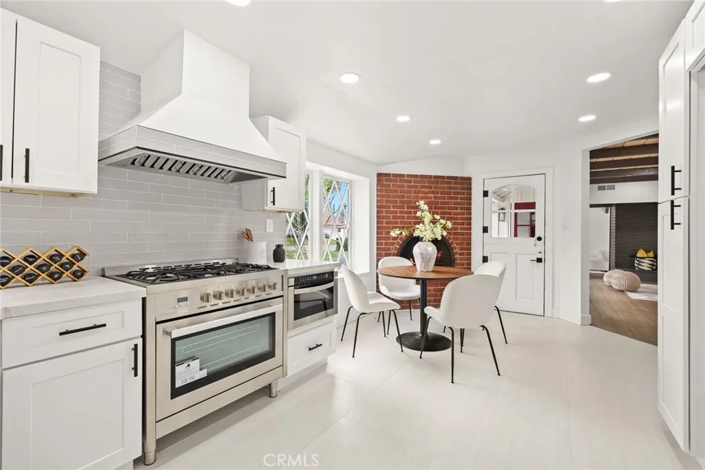 1054 Volante Drive, Arcadia, California 91007 home-pic-18