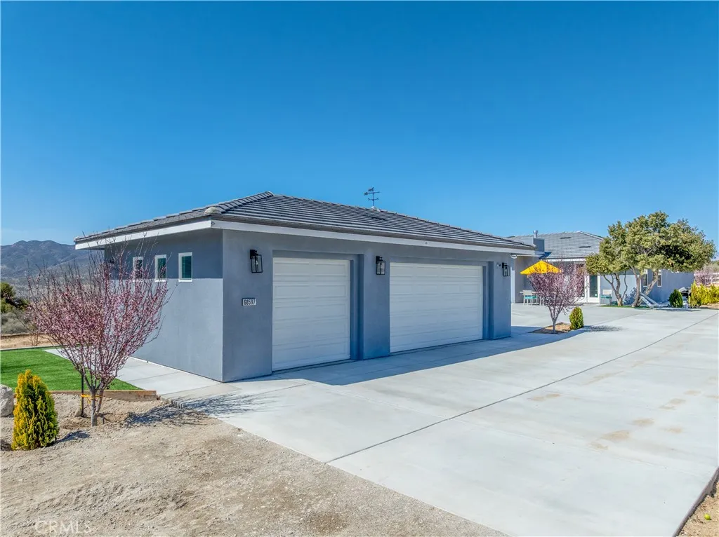 3 car garage