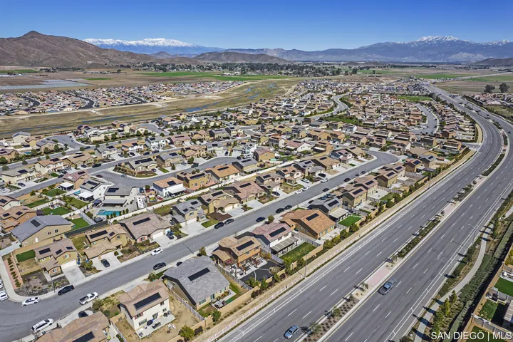 32098 Bunkhouse Rd, Winchester, California 92596