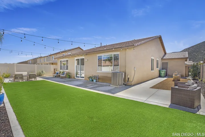 32098 Bunkhouse Rd, Winchester, California 92596