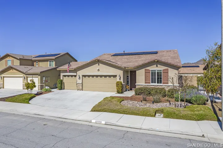 32098 Bunkhouse Rd, Winchester, California 92596