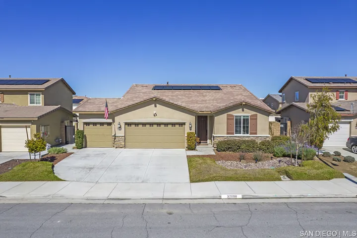 32098 Bunkhouse Rd, Winchester, California 92596