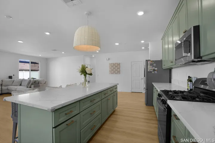 32098 Bunkhouse Rd, Winchester, California 92596