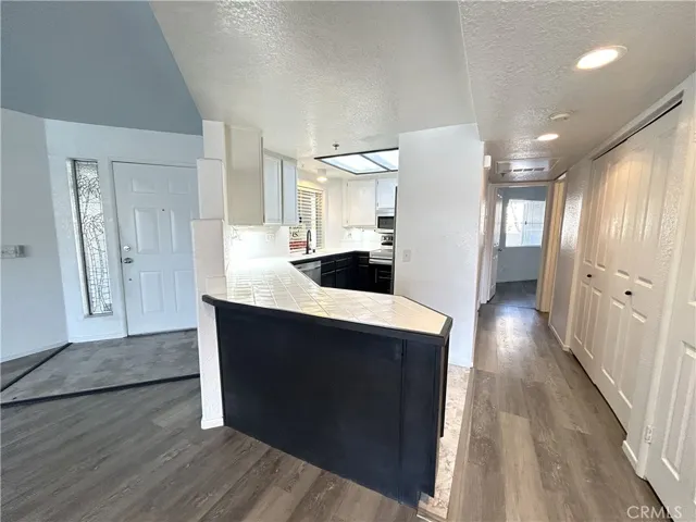 Entrance_Kitchen_Hallway