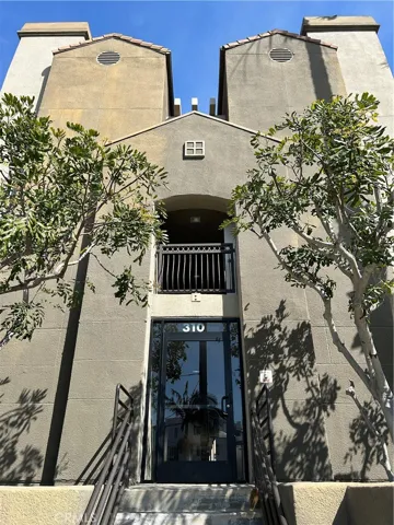 310 Lake Street 114, Huntington Beach, California 92648