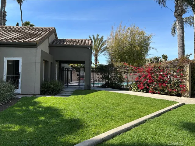 310 Lake Street 114, Huntington Beach, California 92648