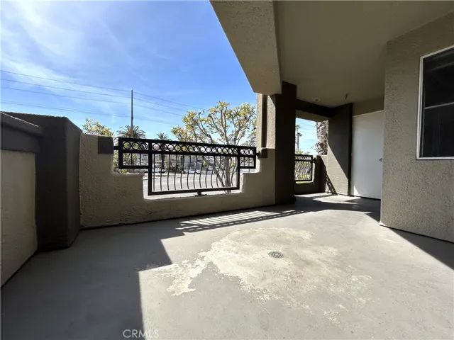 310 Lake Street 114, Huntington Beach, California 92648