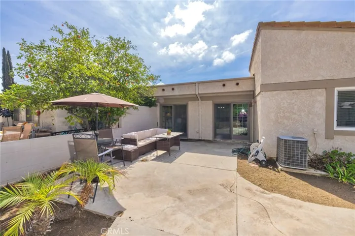 5730 Falling Leaf Lane, Jurupa Valley, California 92509