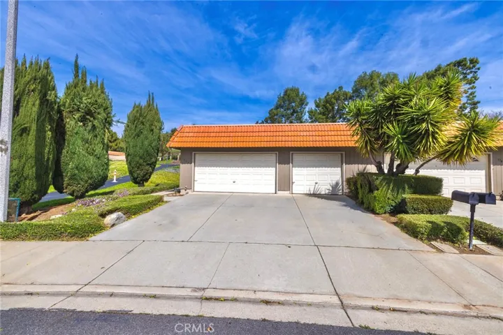 5730 Falling Leaf Lane, Jurupa Valley, California 92509