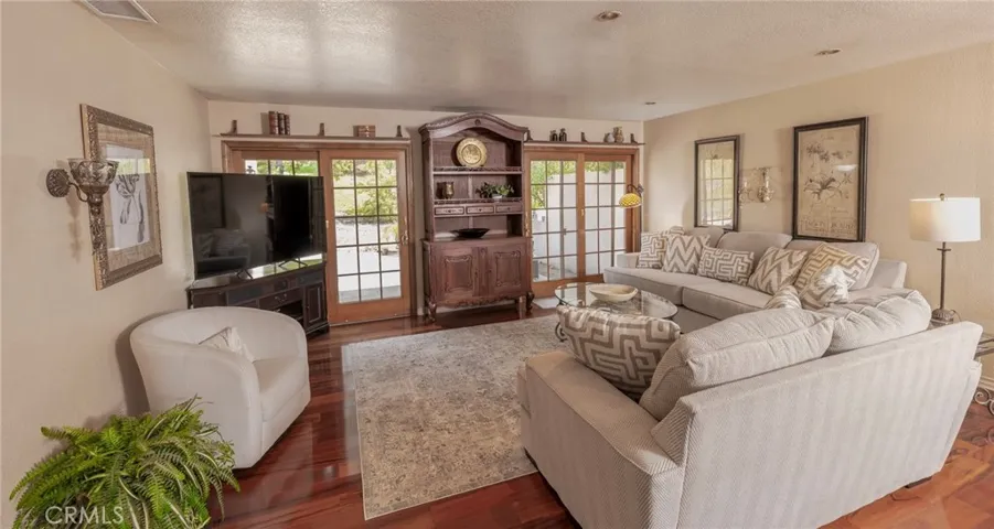 5730 Falling Leaf Lane, Jurupa Valley, California 92509