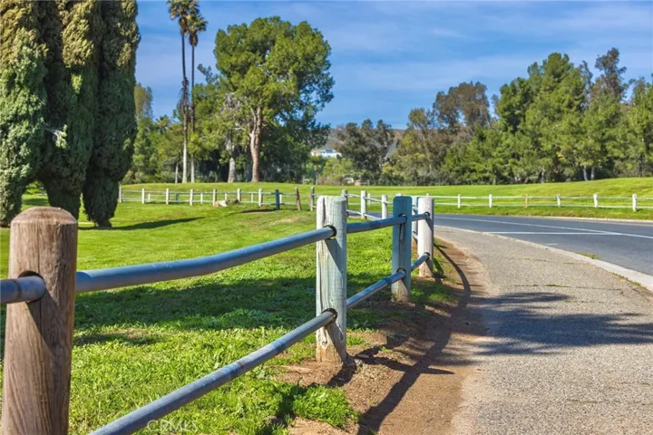 5730 Falling Leaf Lane, Jurupa Valley, California 92509