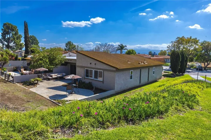 5730 Falling Leaf Lane, Jurupa Valley, California 92509