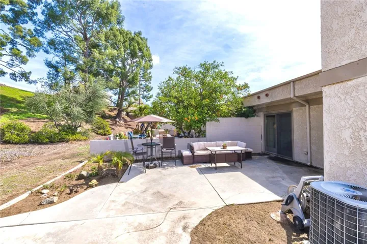 5730 Falling Leaf Lane, Jurupa Valley, California 92509