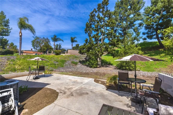 5730 Falling Leaf Lane, Jurupa Valley, California 92509