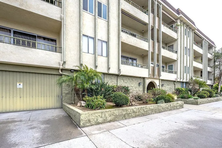 420 Redondo Avenue 207, Long Beach, California 90814