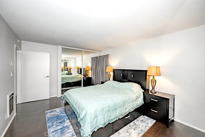 420 Redondo Avenue 207, Long Beach, California 90814