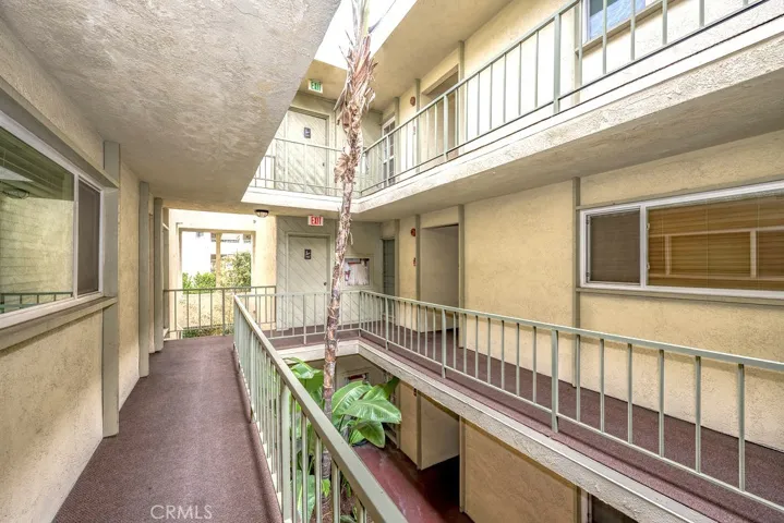 420 Redondo Avenue 207, Long Beach, California 90814