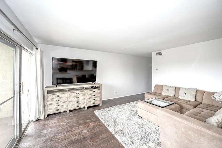 420 Redondo Avenue 207, Long Beach, California 90814