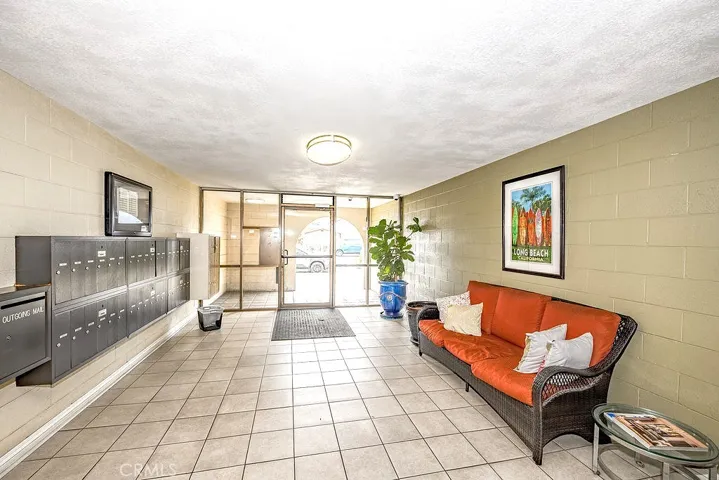 420 Redondo Avenue 207, Long Beach, California 90814