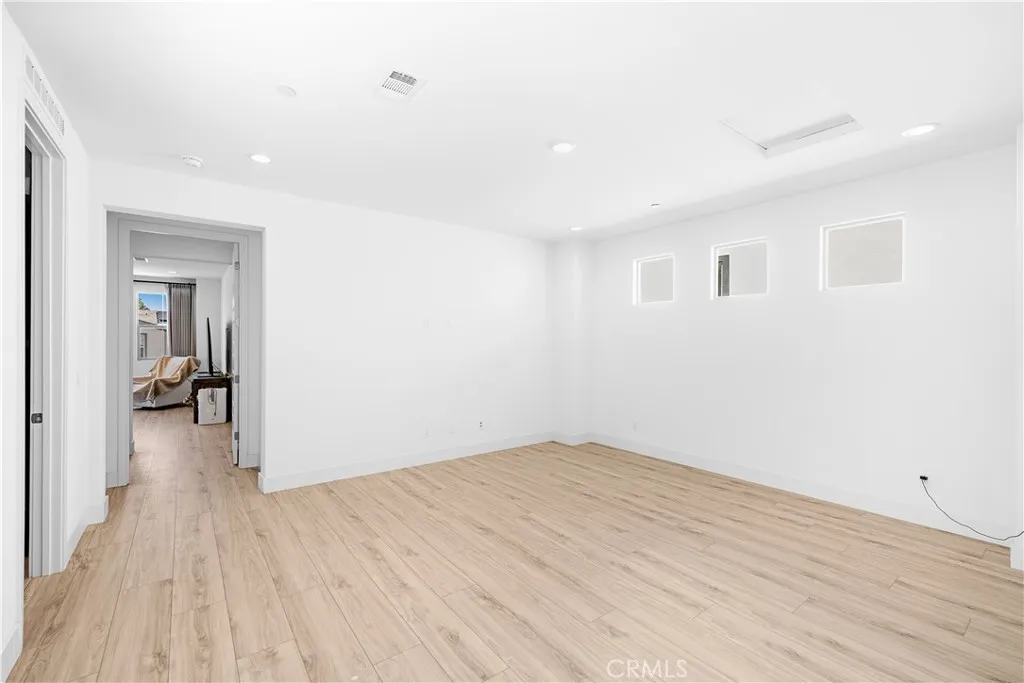 125 Bosal, Irvine, California 92618 home-pic-16