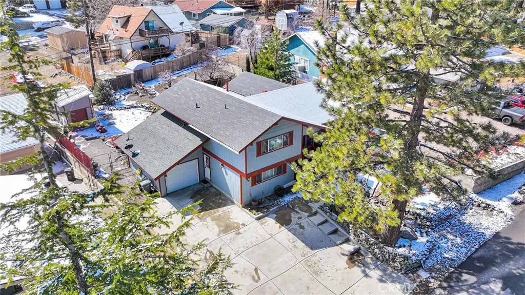 2329 E Canyon Drive, Wrightwood, California 92397 home-pic-37