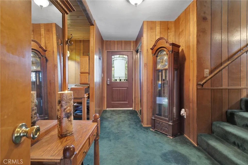 2329 E Canyon Drive, Wrightwood, California 92397 home-pic-2
