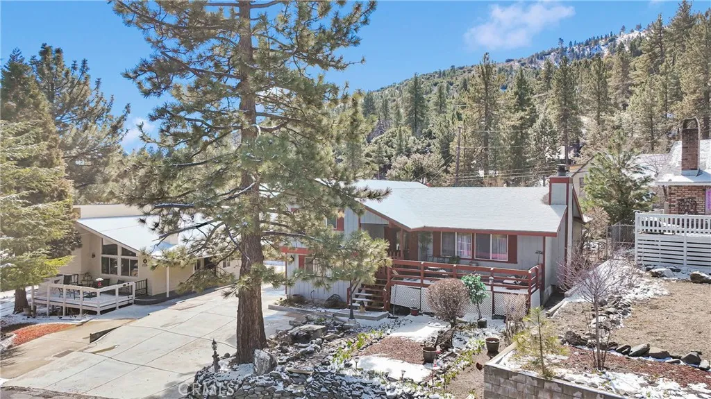 2329 E Canyon Drive, Wrightwood, California 92397 home-pic-35