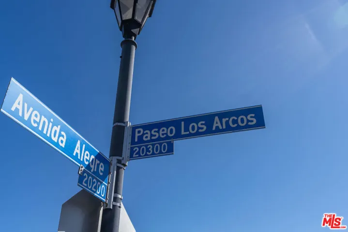 20308 Paseo Los Arcos, Porter Ranch, California 91326