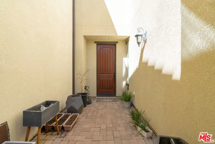 20308 Paseo Los Arcos, Porter Ranch, California 91326