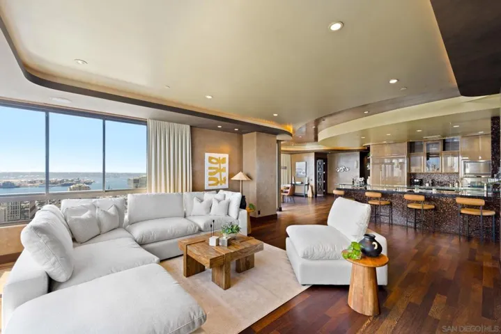 700 Front St 2501, San Diego, California 92101