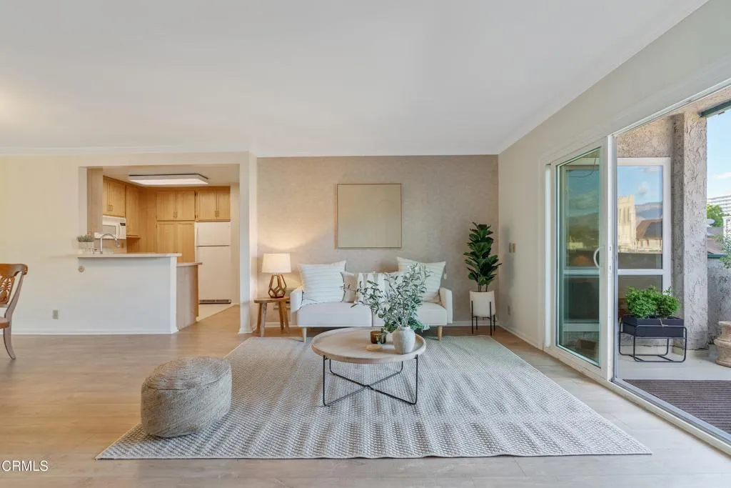 355 S Los Robles Avenue 337, Pasadena, California 91101 home-pic-2