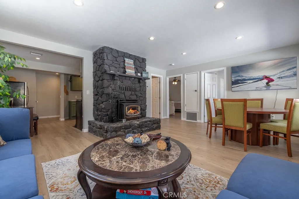 1204 E Country Club Boulevard, Big Bear City, California 92314 home-pic-4