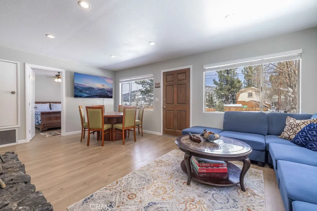 1204 E Country Club Boulevard, Big Bear City, California 92314 home-pic-6